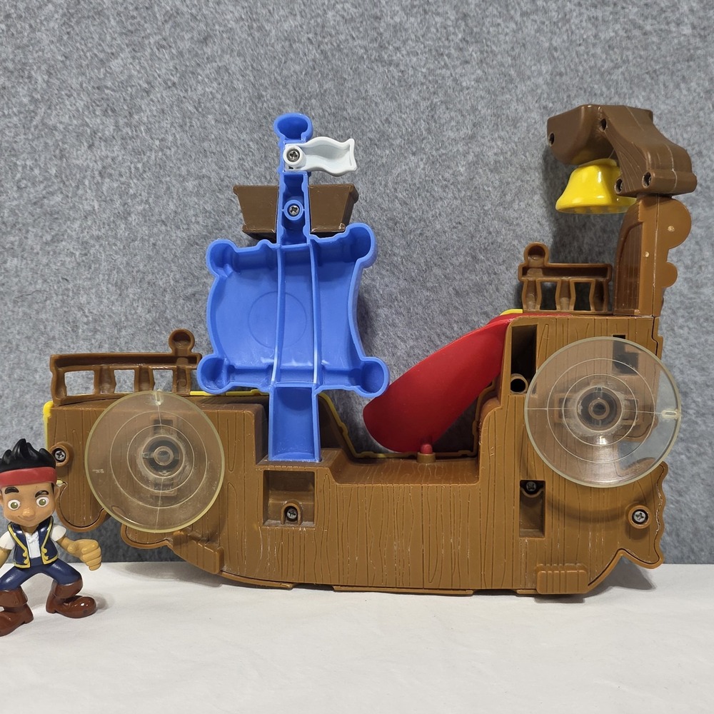 Disney Jake & the Never Land Pirates Ship Bathtub Playset w/ Jake figure - Picture 5 of 14